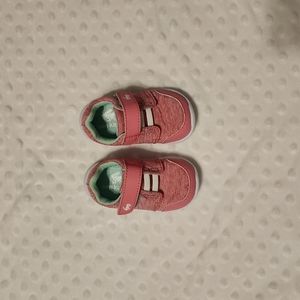Sz 4 baby shoes